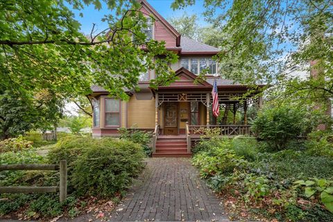 348 Arbor Avenue West Chicago IL 60185