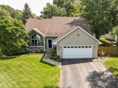 Photo of 2402 Meridian Drive, Joliet, IL 60431 (MLS # 12468093)