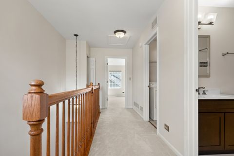 Tiny photo for 303 Glen Leven Court #303, Schaumburg, IL 60194 (MLS # 12637019)