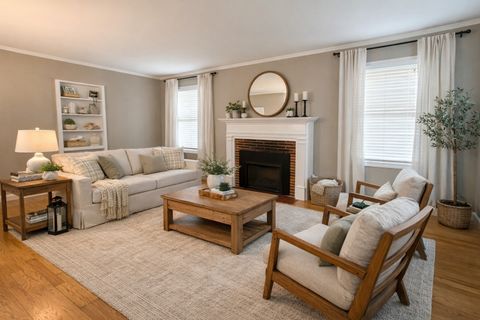 Tiny photo for 745 S CHESTNUT Avenue, Arlington Heights, IL 60005 (MLS # 12519998)