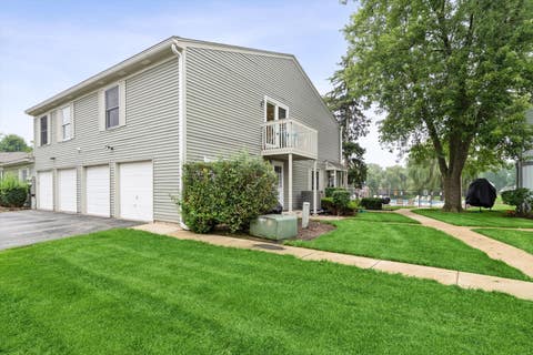 Photo of 1105 Mount Vernon Court #A, Wheaton, IL 60189 (MLS # 12734407)