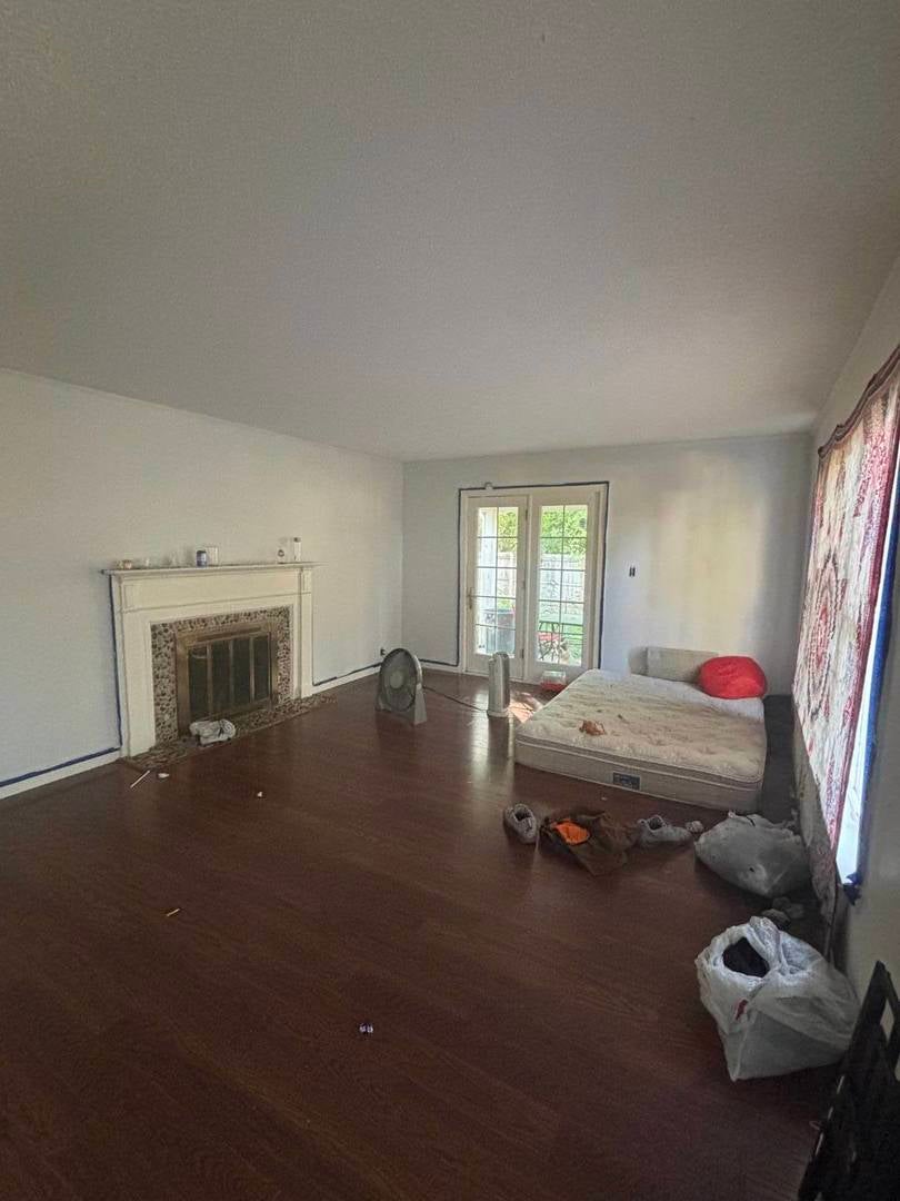 1027 STERLING Drive