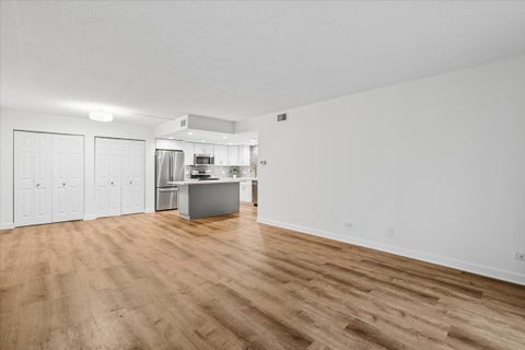 Tiny photo for 13200 W Heiden Circle #2101, Lake Bluff, IL 60044 (MLS # 12794001)