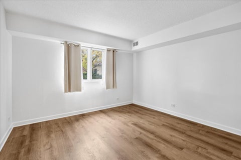 Tiny photo for 13200 W Heiden Circle #2101, Lake Bluff, IL 60044 (MLS # 12794001)