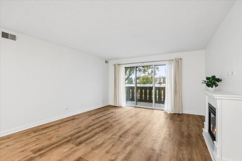 Tiny photo for 13200 W Heiden Circle #2101, Lake Bluff, IL 60044 (MLS # 12794001)