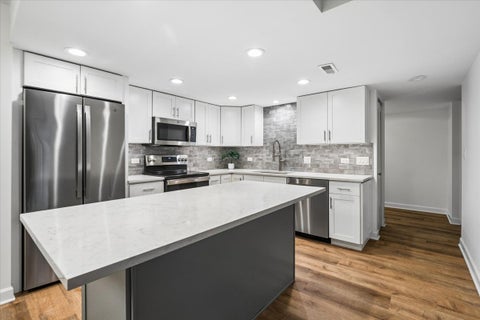 Tiny photo for 13200 W Heiden Circle #2101, Lake Bluff, IL 60044 (MLS # 12794001)
