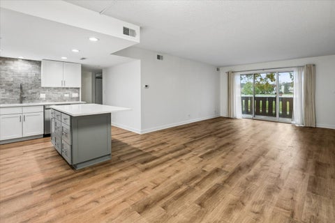 Tiny photo for 13200 W Heiden Circle #2101, Lake Bluff, IL 60044 (MLS # 12794001)