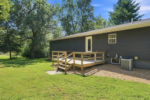 Tiny photo for 1713 Lindle Avenue, Muscatine, IA 52761 (MLS # 12684240)