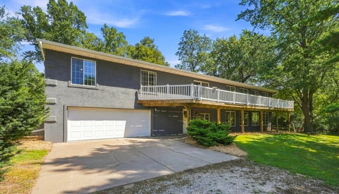 Photo of 1713 Lindle Avenue, Muscatine, IA 52761 (MLS # 12684240)
