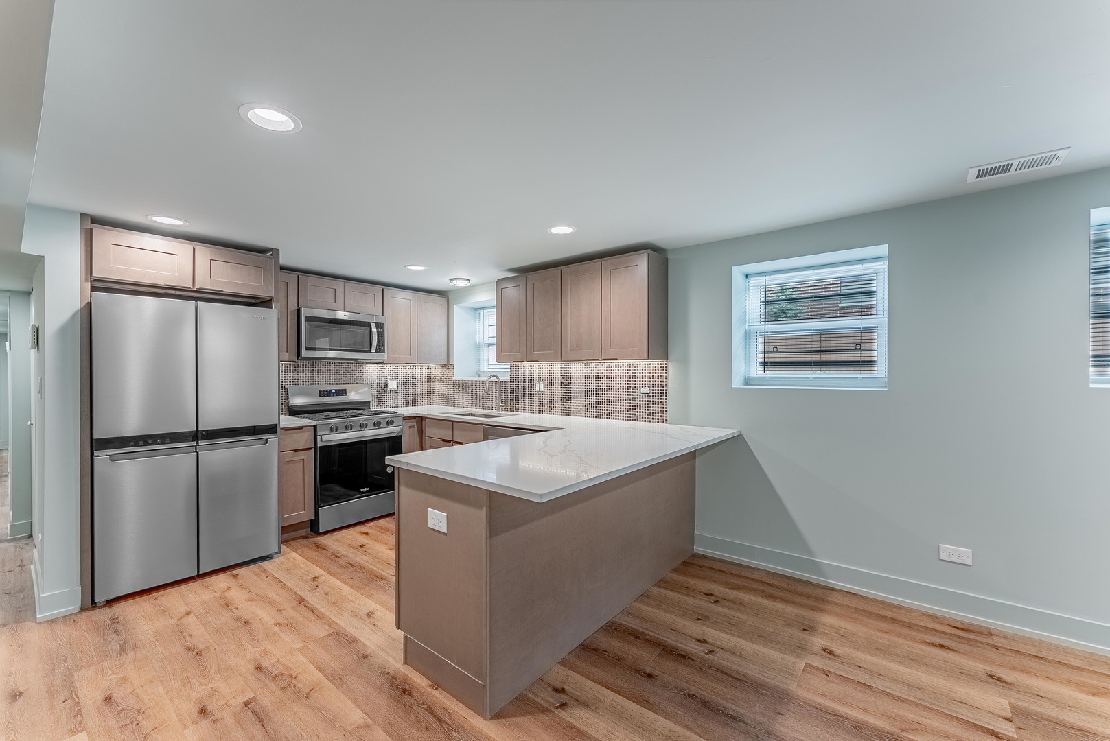 4716 N Winthrop Avenue GARDEN