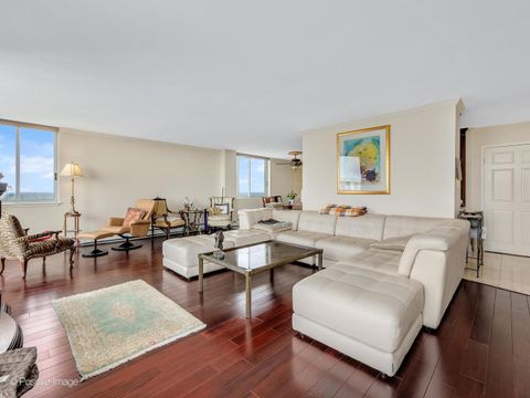 Tiny photo for 40 N Tower Road #12F, Oak Brook, IL 60523 (MLS # 12380674)