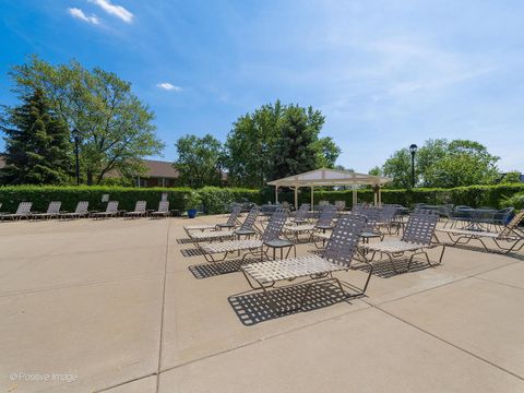 Tiny photo for 40 N Tower Road #12F, Oak Brook, IL 60523 (MLS # 12380674)
