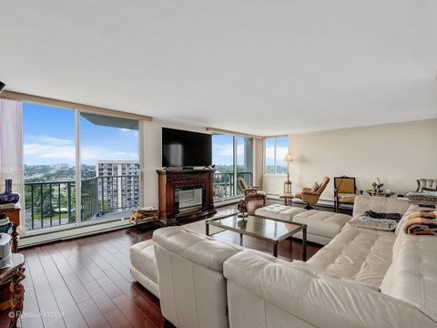 Tiny photo for 40 N Tower Road #12F, Oak Brook, IL 60523 (MLS # 12380674)