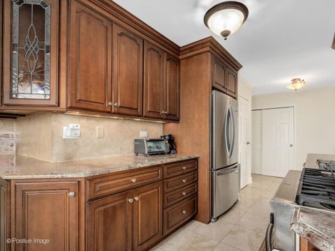 Tiny photo for 40 N Tower Road #12F, Oak Brook, IL 60523 (MLS # 12380674)