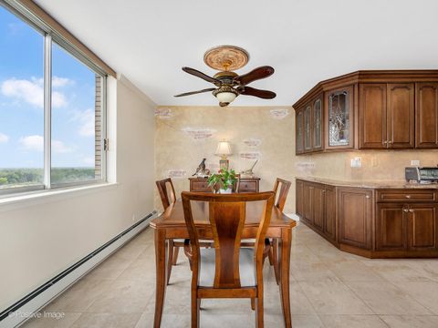 Tiny photo for 40 N Tower Road #12F, Oak Brook, IL 60523 (MLS # 12380674)