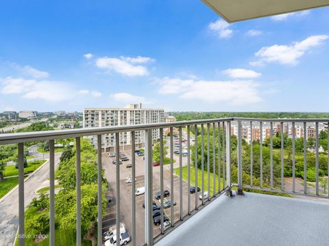Tiny photo for 40 N Tower Road #12F, Oak Brook, IL 60523 (MLS # 12380674)