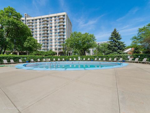 Tiny photo for 40 N Tower Road #12F, Oak Brook, IL 60523 (MLS # 12380674)