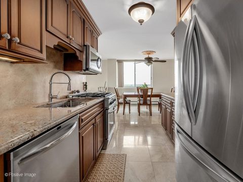 Tiny photo for 40 N Tower Road #12F, Oak Brook, IL 60523 (MLS # 12380674)