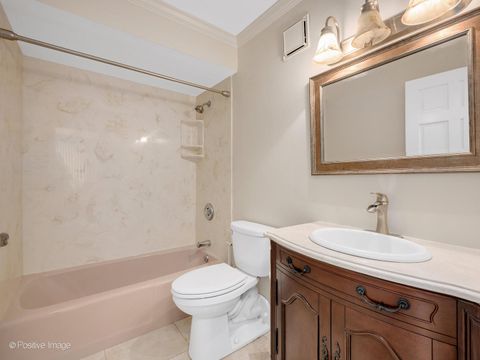 Tiny photo for 40 N Tower Road #12F, Oak Brook, IL 60523 (MLS # 12380674)
