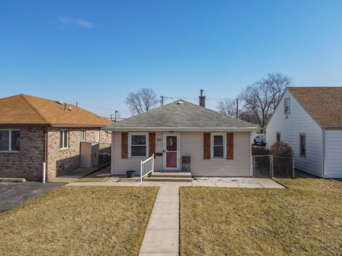 Tiny photo for 284 N Clinton Avenue, Bradley, IL 60915 (MLS # 12569303)