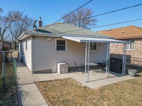 Tiny photo for 284 N Clinton Avenue, Bradley, IL 60915 (MLS # 12569303)