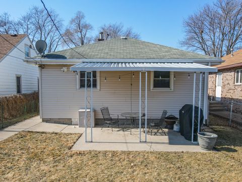 Tiny photo for 284 N Clinton Avenue, Bradley, IL 60915 (MLS # 12569303)