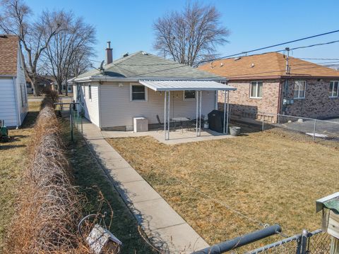 Tiny photo for 284 N Clinton Avenue, Bradley, IL 60915 (MLS # 12569303)