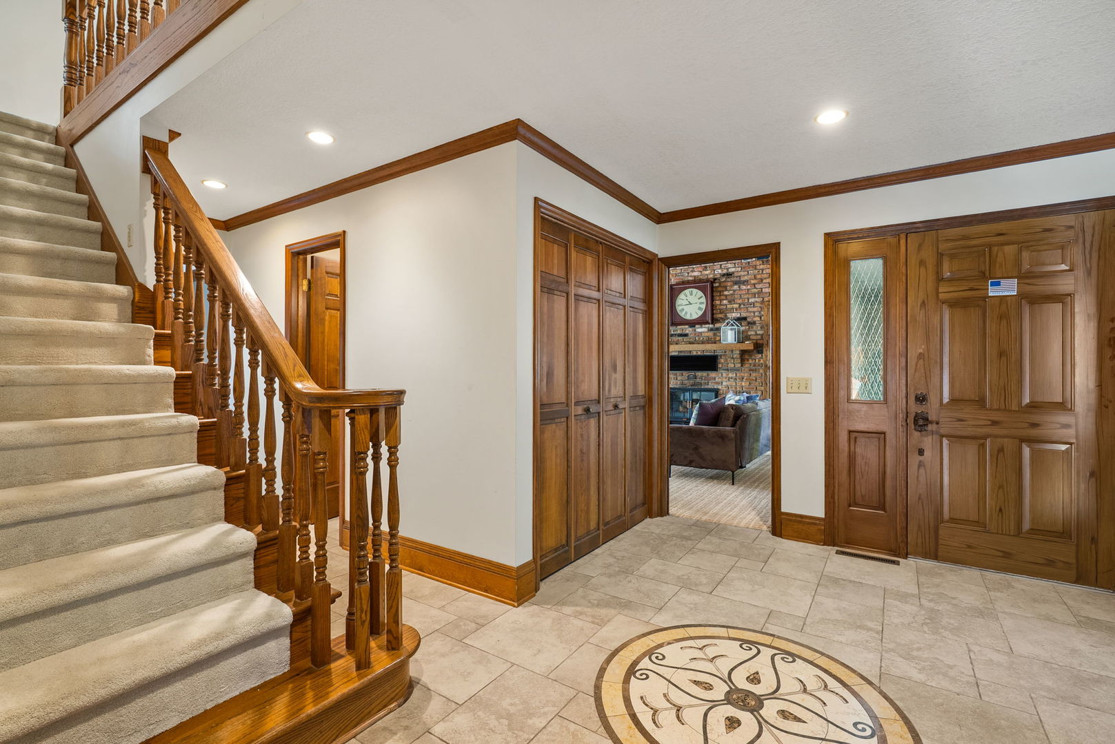 4005 Lakehurst Court