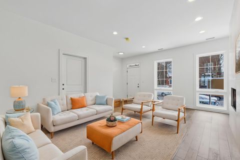 Tiny photo for 2832 W Wilcox Street, Chicago, IL 60612 (MLS # 12601017)