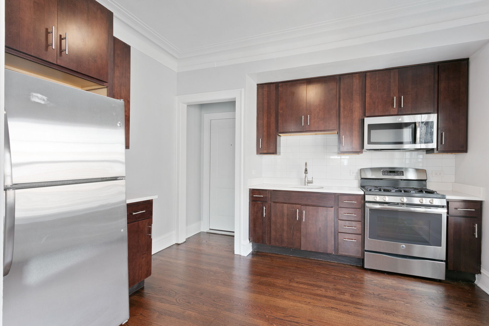 1059 W Glenlake Avenue 3S