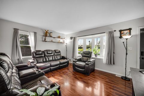 Tiny photo for 25W277 Doris Avenue, Carol Stream, IL 60188 (MLS # 12498920)