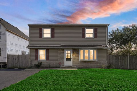 Photo of 25W277 Doris Avenue, Carol Stream, IL 60188 (MLS # 12498920) Photo of 25W277 Doris Avenue, Carol Stream, IL 60188 (MLS # 12498920)