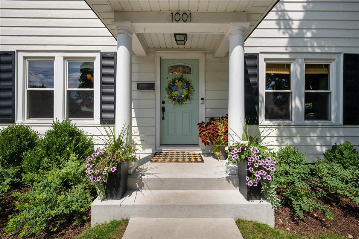 1001 Peyton Street