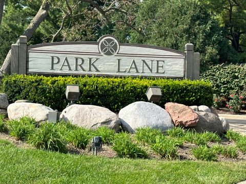Tiny photo for 44 Park Lane #229, Park Ridge, IL 60068 (MLS # 12582074)