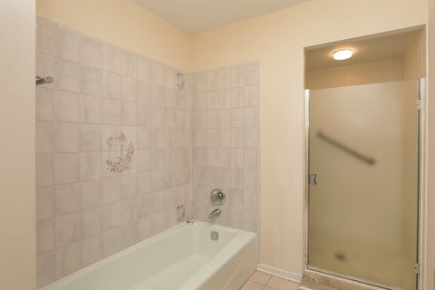 Tiny photo for 44 Park Lane #229, Park Ridge, IL 60068 (MLS # 12582074)