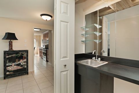 Tiny photo for 44 Park Lane #229, Park Ridge, IL 60068 (MLS # 12582074)