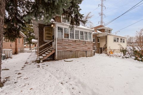 Tiny photo for 99 Bellwood Avenue, Bellwood, IL 60104 (MLS # 12528905)