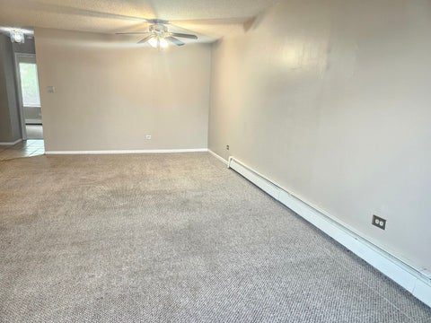 Tiny photo for 11 Crestview Lane #10, Vernon Hills, IL 60061 (MLS # 12710903)