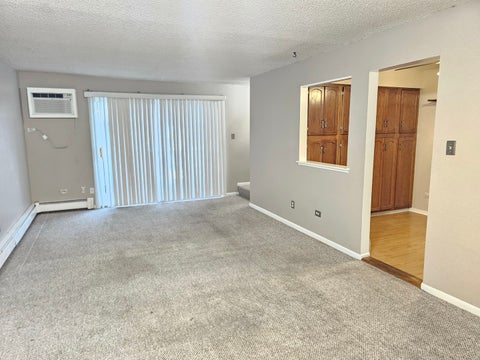 Tiny photo for 11 Crestview Lane #10, Vernon Hills, IL 60061 (MLS # 12710903)
