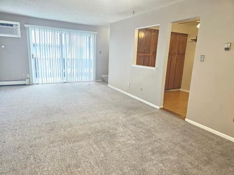 Tiny photo for 11 Crestview Lane #10, Vernon Hills, IL 60061 (MLS # 12710903)