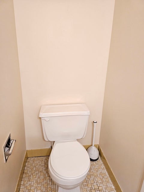 Tiny photo for 11 Crestview Lane #10, Vernon Hills, IL 60061 (MLS # 12710903)