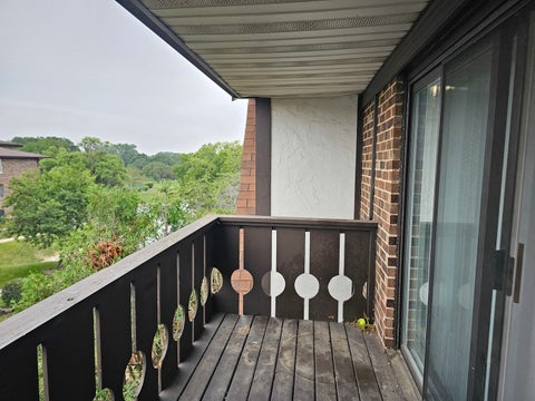 Tiny photo for 11 Crestview Lane #10, Vernon Hills, IL 60061 (MLS # 12710903)
