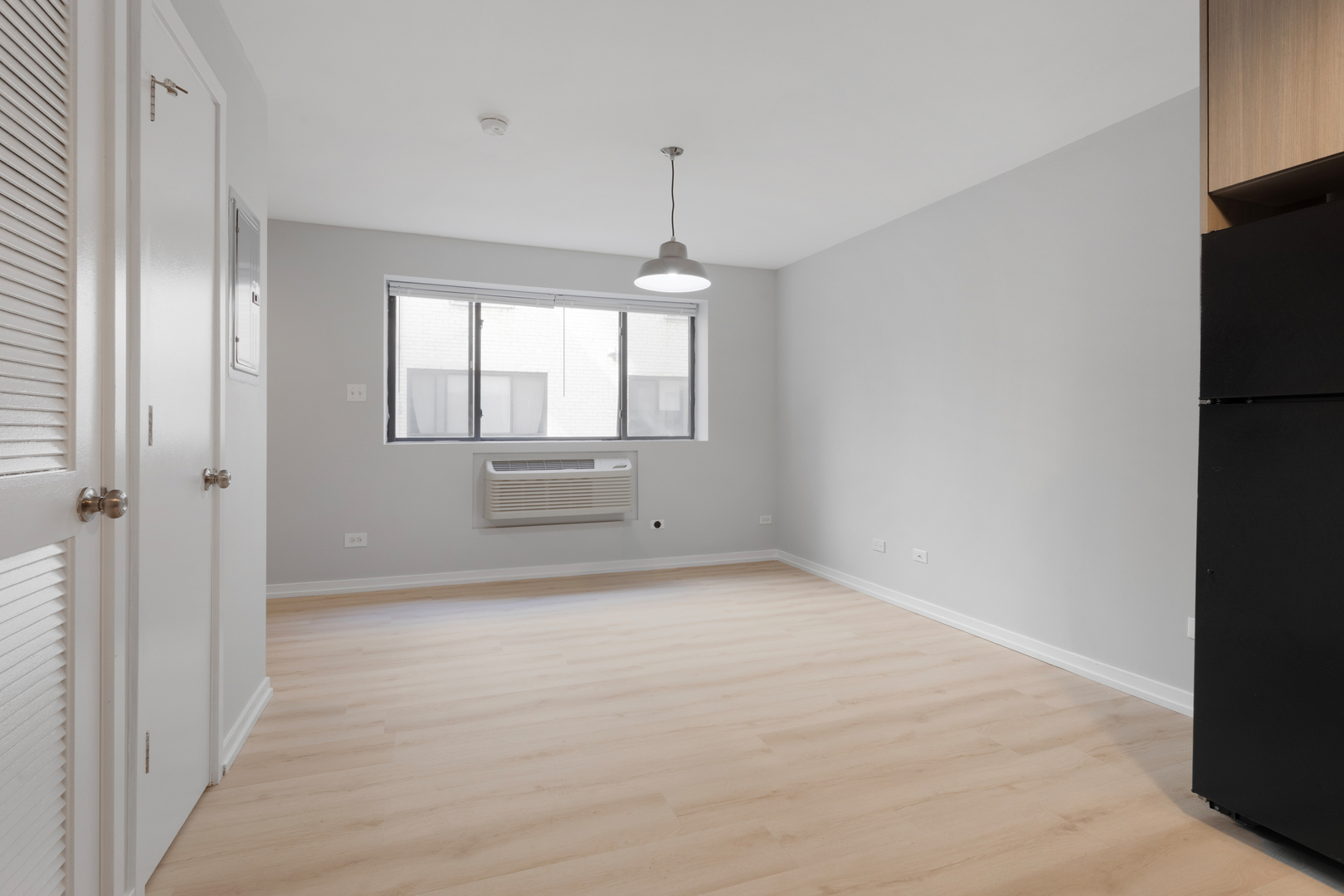 5411 N Winthrop Avenue 217