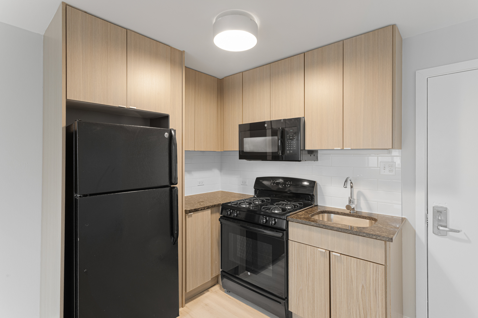 5411 N Winthrop Avenue 217