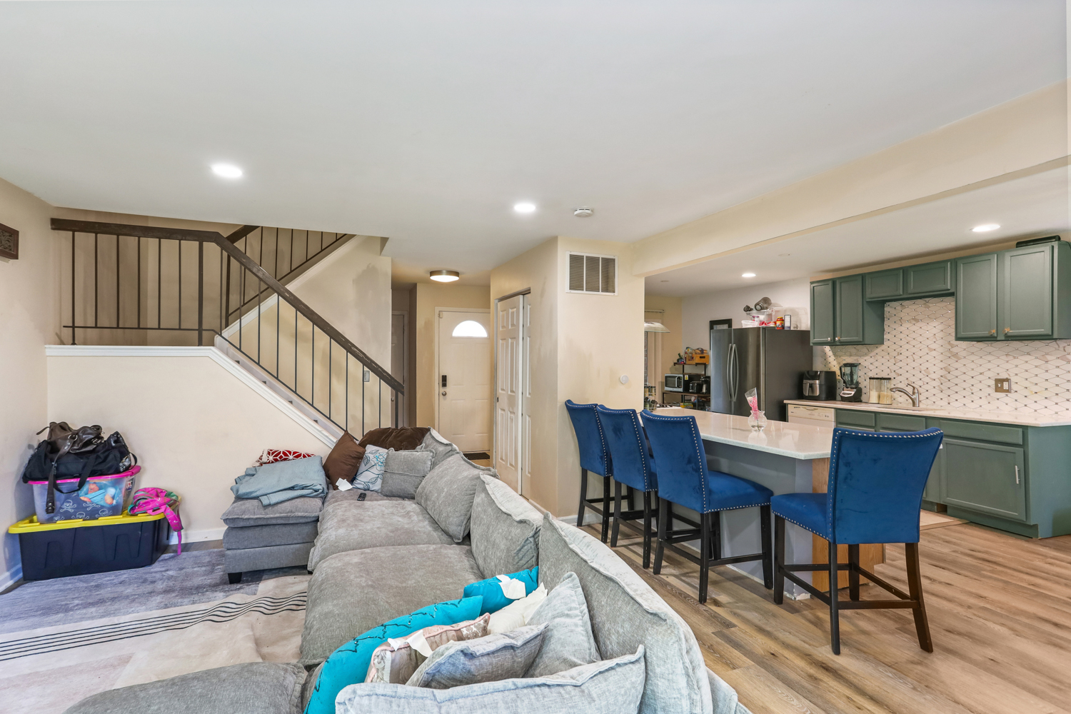 872 Greenbriar Lane