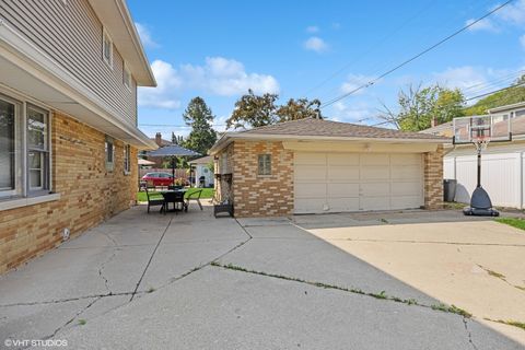 Tiny photo for 724 Barnsdale Road #A, La Grange Park, IL 60526 (MLS # 12549429)