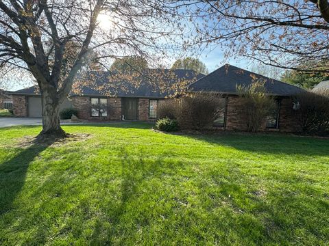 Tiny photo for 1602 S Eugene Lane, Marion, IL 62959 (MLS # 12598170)
