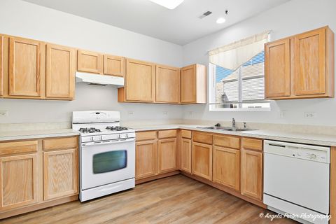 Tiny photo for 28744 W PONDVIEW Drive #28744, Lakemoor, IL 60051 (MLS # 12478694)