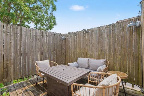 Tiny photo for 1619 W Hollywood Avenue #3, Chicago, IL 60660 (MLS # 12736766)