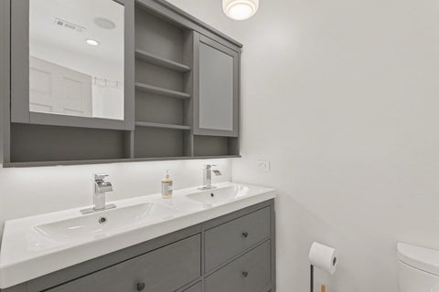 Tiny photo for 1619 W Hollywood Avenue #3, Chicago, IL 60660 (MLS # 12736766)